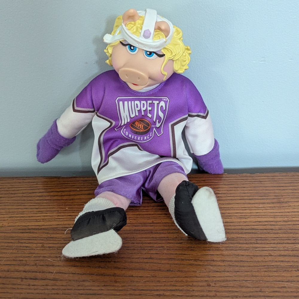 Vintage Muppets Miss Piggy NHL McDonald's Stuffie